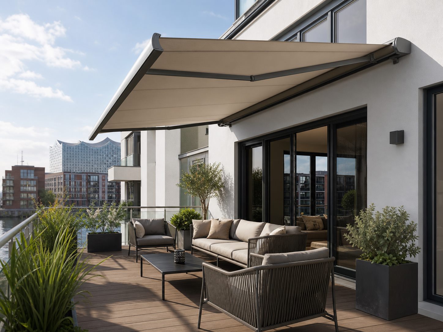 Markise als Außenbeschattung für Terrasse und Balkon in Hamburg
